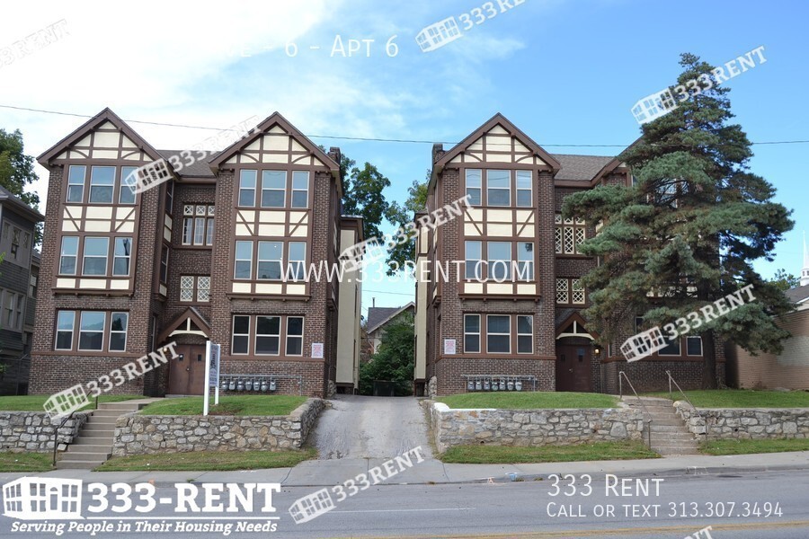 Primary Photo - 4124 Troost Ave