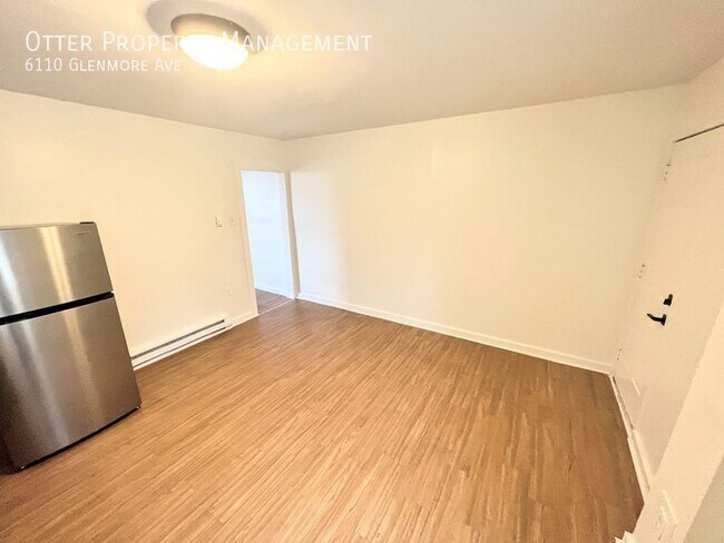 Building Photo - 2BR/1BA Modest Townhome with Washer/Dryer ...
