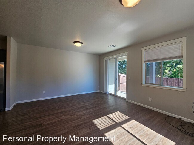 Foto del edificio - 3 br, 2.5 bath House - 11229 NE 14th Court