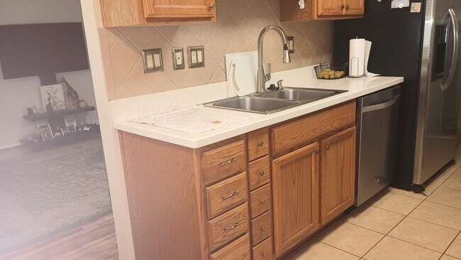 Building Photo - 384 Ashwood Ct