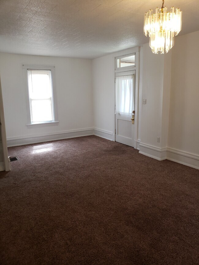 557 4th St Unit 1, Butler, PA 16001 Apartments in Butler, PA