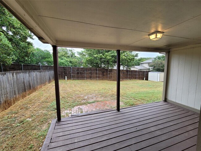 Building Photo - 3803 Brookfield Dr