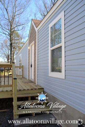 Building Photo - 4965 Cedar St