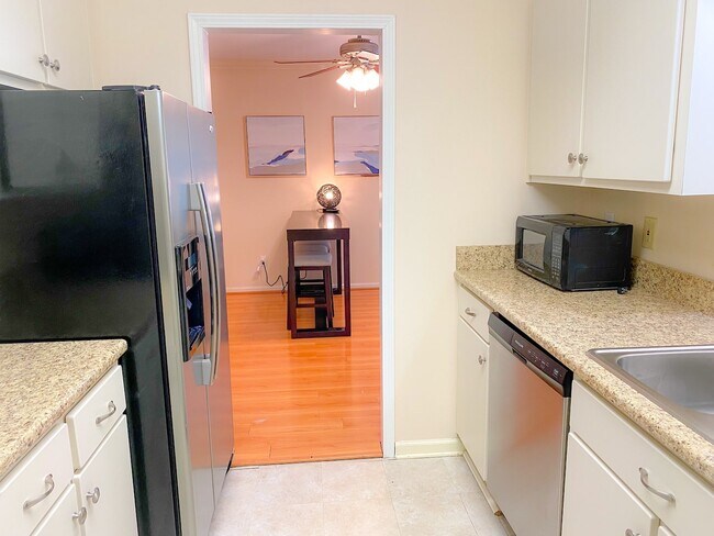 Building Photo - 2082 Montreat Cir