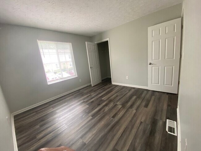 Foto del edificio - 2-Bedroom Townhome