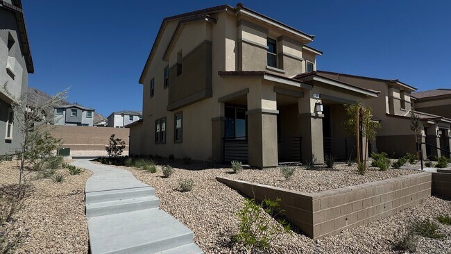 Foto del edificio - 92 Hornbeck Ln