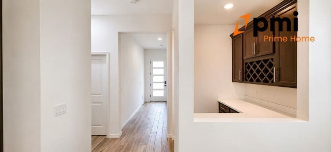Building Photo - BEAUTIFUL Charming Single family HOME with 4 bedrooms and 3 Baths
