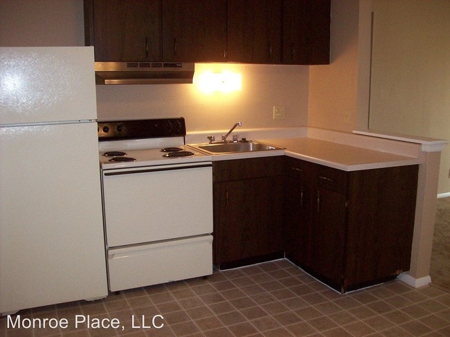 Building Photo - 1 Monroe Woods