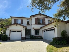Building Photo - 4650 Via Del Rancho