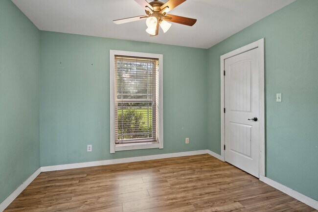 Building Photo - 256 County Rd 1450