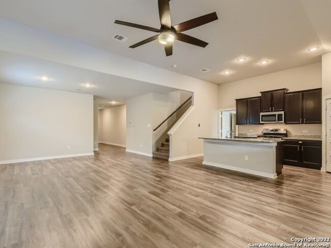 FALL INTO A NEW HOME WITH OUR MOVE-IN SPEC... - FALL INTO A NEW HOME WITH OUR MOVE-IN SPEC...