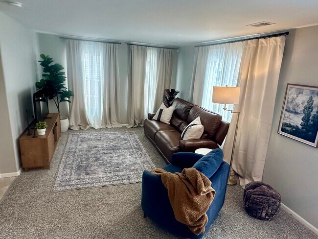 Foto del edificio - 10880 Longs Peak Ln