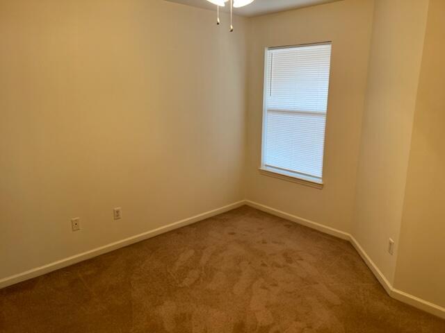 Foto del edificio - 879 Fairview Dr