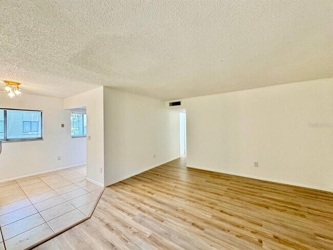 Foto del edificio - 11703 Raintree Village Blvd