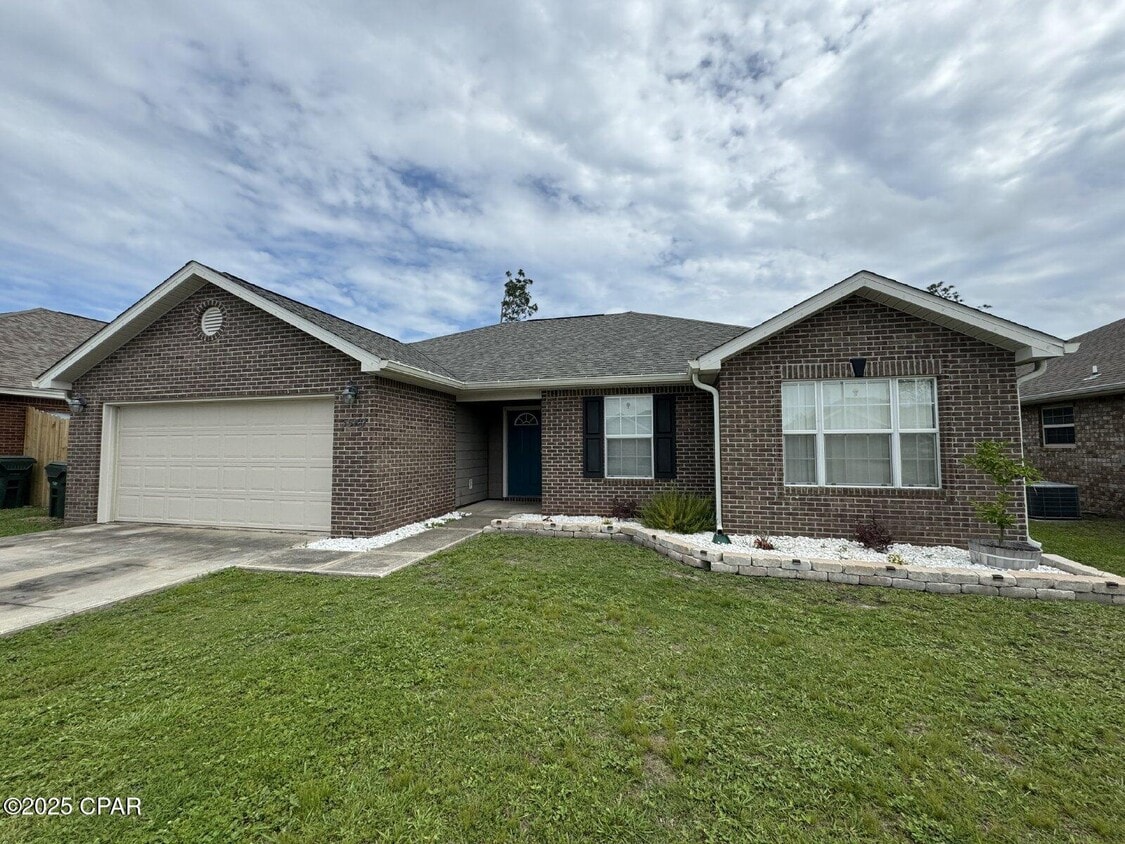 Primary Photo - 3549 Azalea Way