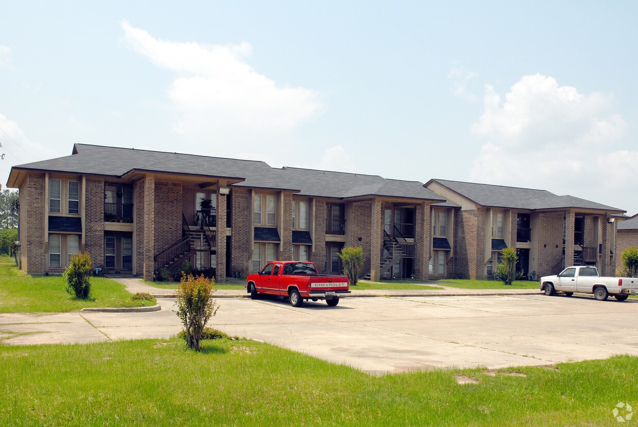 Overnight Investments Apartments in Magnolia, TX