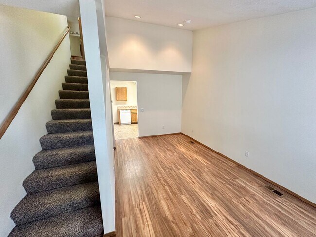 Foto del edificio - Available Now! 2 Bedroom 1.5 Bath with Att...