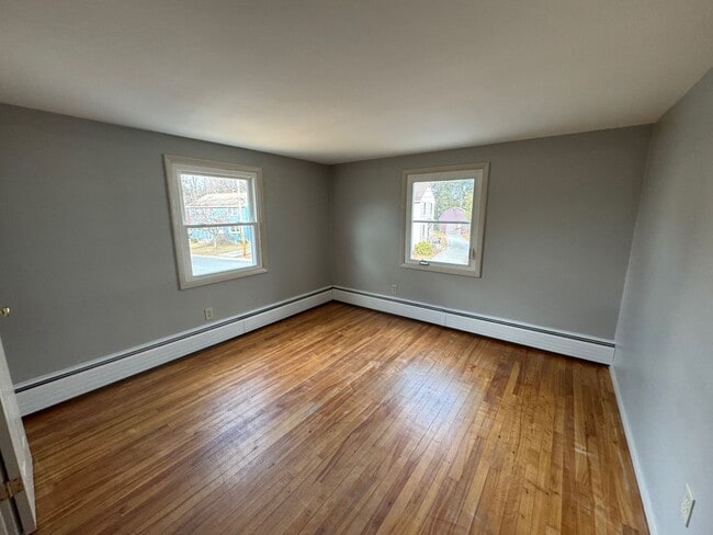 Interior Photo - 10 Hardy Ave