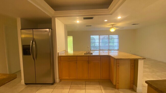 Building Photo - Private Siesta Key Retreat Minutes from World-Famous Beach