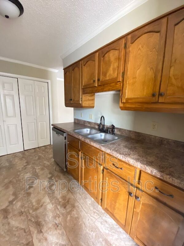 3450 Cloverdale Rd Unit 15, Florence, AL 35633 Condo for Rent in