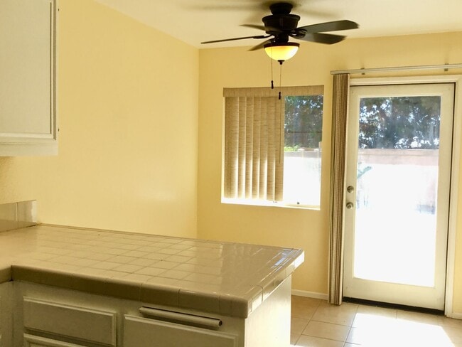 Building Photo - 2345 Greenbriar Dr