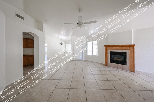 Building Photo - 13182 W Cypress St