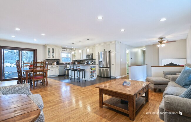 Foto del edificio - 15417 W Fair Ln