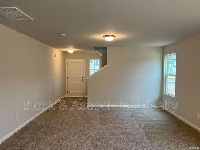 Building Photo - 179 Maple Tree Ln