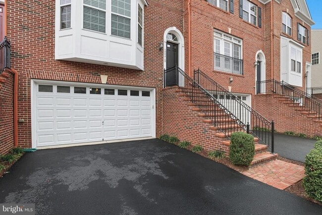 Building Photo - 20218 Center Brook Square