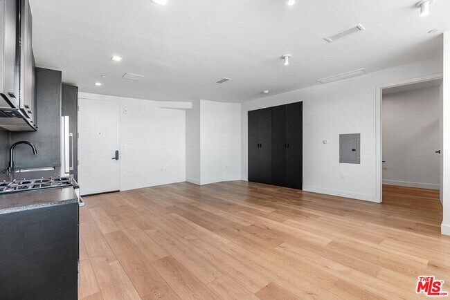 Foto del edificio - 3688 Overland Ave
