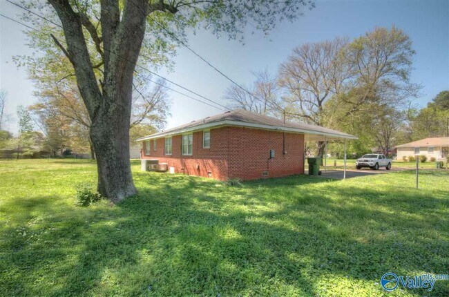 Building Photo - 2803 Mallory Ave NW
