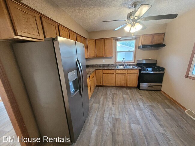 Building Photo - 3 br, 1 bath House - 2209 East 40th Street