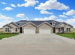Building Photo - 6650 Florence Dr