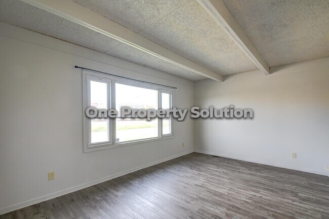 Foto del edificio - 1333 Logan St