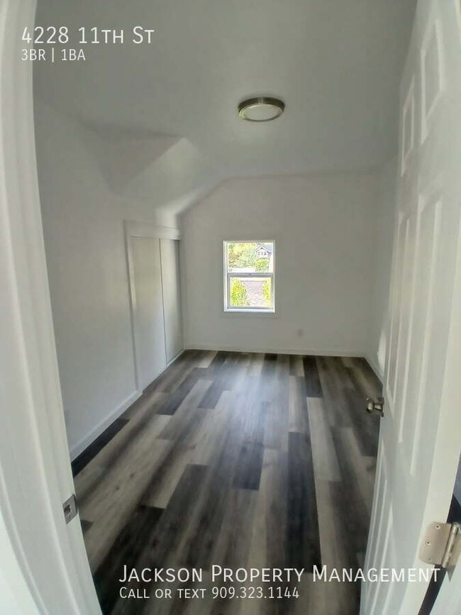 Foto del edificio - 4228 11th St