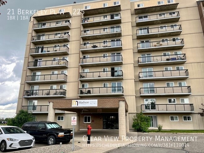 Building Photo - Beautifully renovated one bedroom, one bat...