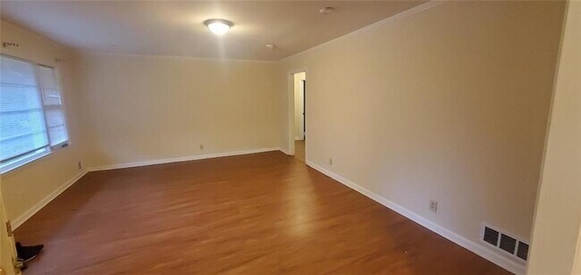 Building Photo - 171 Midland Ave