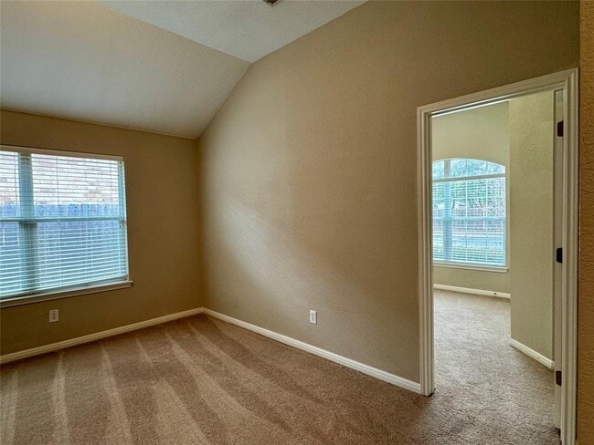 Building Photo - 13509 Shawna Dnay Dr