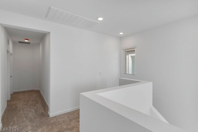 Foto del edificio - 8328 Meridian Rdg Ave
