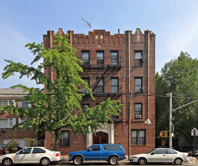 Building Photo - 89-19 32nd Ave