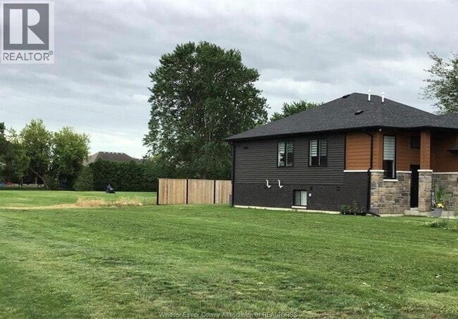 Building Photo - 6 Helen St