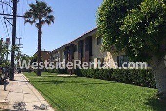 Building Photo - 15835 Vanowen St