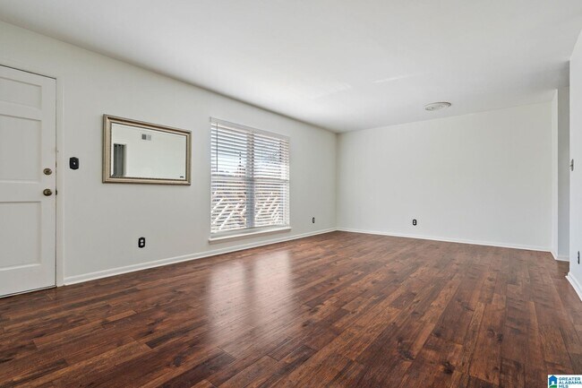 Building Photo - 2825 Highland Ave