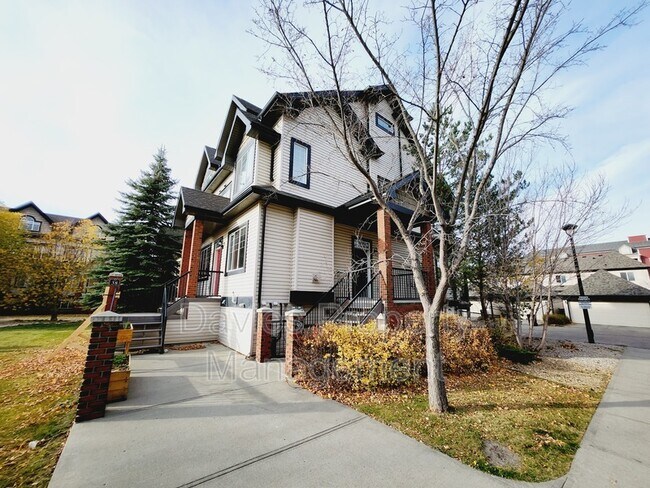 Photo du bâtiment - 4821 Terwillegar Common NW