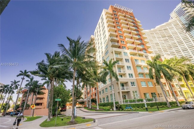 Building Photo - 2000 N Bayshore Dr