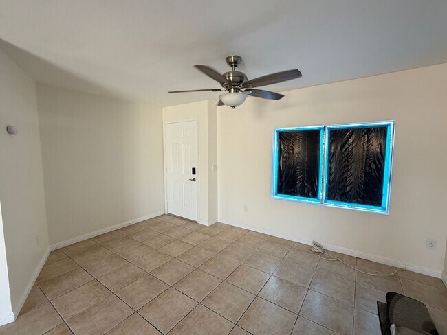 Building Photo - 14881 Starmont St