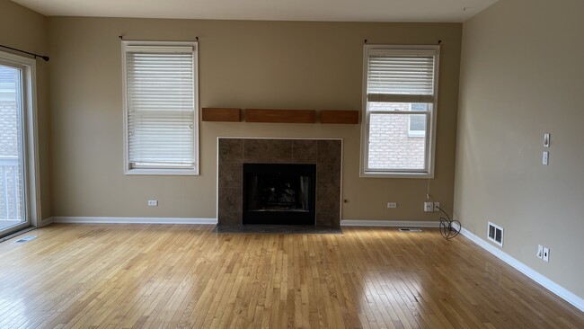 Building Photo - 6005 River Bend Dr