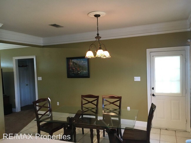 Building Photo - 3 br, 2 bath House - 16058 Kirsten Dr.