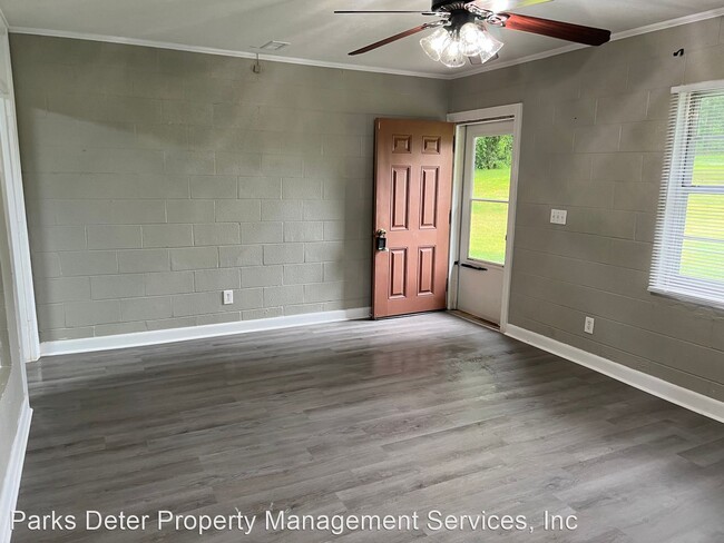 Foto del edificio - 3 br, 1.5 bath House - 743 Indian Hill Road