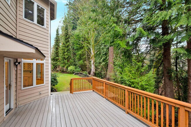 Foto del edificio - Large 4 Bedroom Home in Marymoor Hill